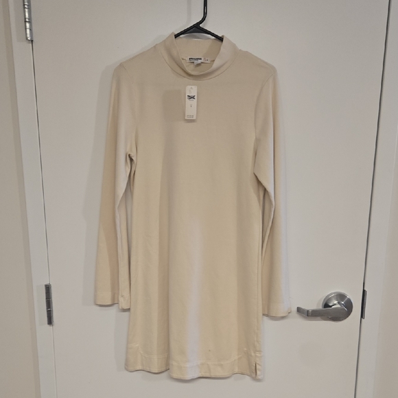 Stateside Dresses & Skirts - NWT Stateside Long Sleeve Sweater Dress